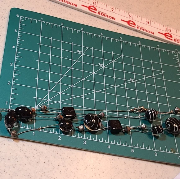 Glass BLACk Beads Necklace for sale - Picture 6 of 13